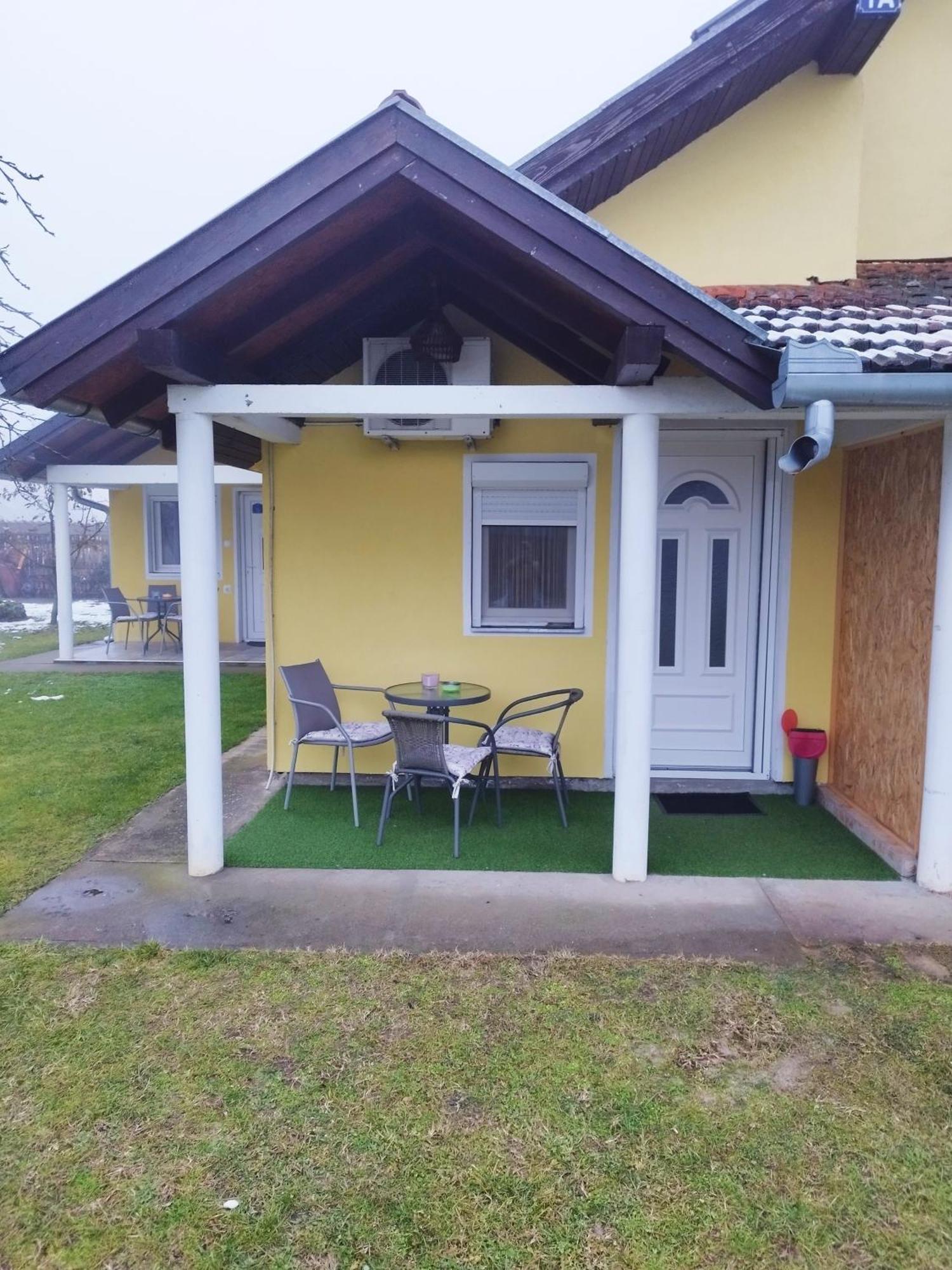 Soba Milica Hotel Palić Exterior foto